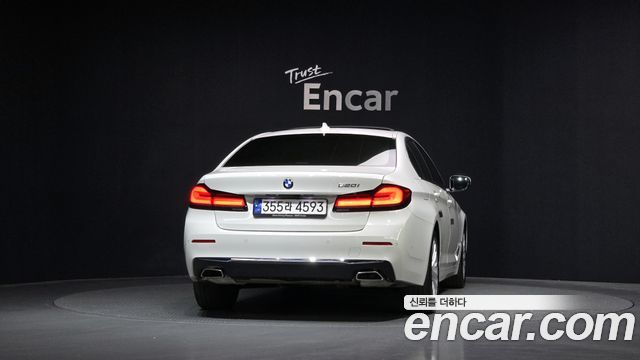 BMW 5 Series (G30) 520i Luxury 2023 — фото 4