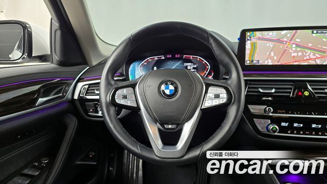 BMW 5 Series (G30) 520i Luxury 2023 — фото 13