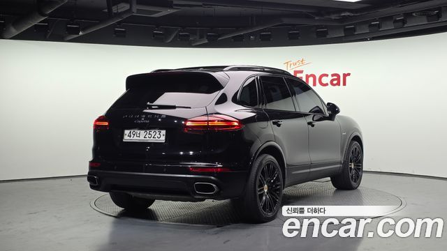 Porsche Cayenne 3.0 Diesel Platium Edition 958 2017 — фото 2