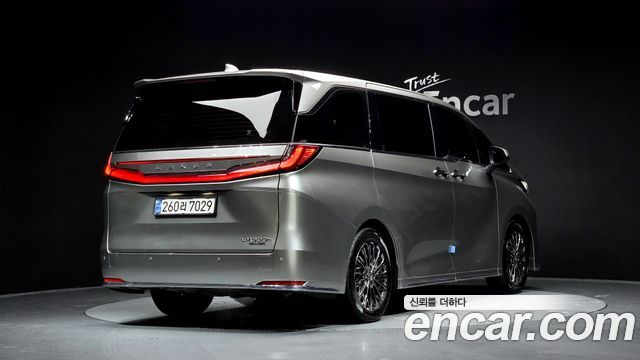Lexus LM (II) 500h Royal 2025 — фото 2