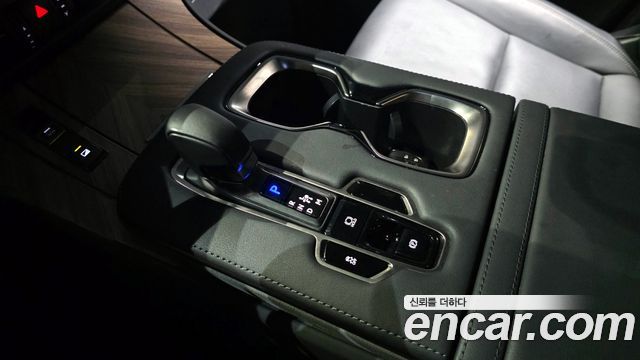 Lexus LM (II) 500h Royal 2025 — фото 9