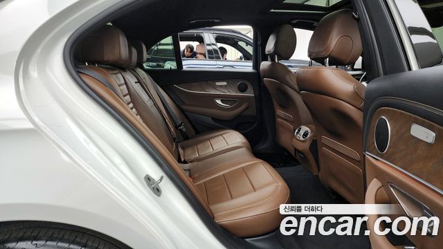 Mercedes-Benz E-Class (W213) E250 Exclusive 2021 — фото 16