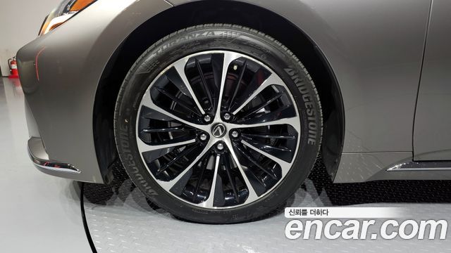 Lexus LS500 (V) 3.5 Luxury AWD 2021 — фото 5