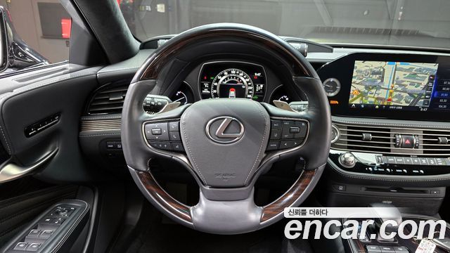Lexus LS500 (V) 3.5 Luxury AWD 2021 — фото 13