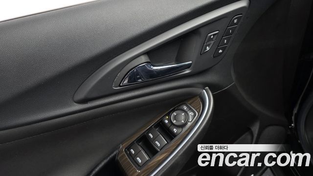 Chevrolet Malibu 2.0 Turbo Redline 2022 — фото 18