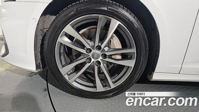 Audi A6 (C8) 45 TFSI Quattro Premium 2021 — фото 5