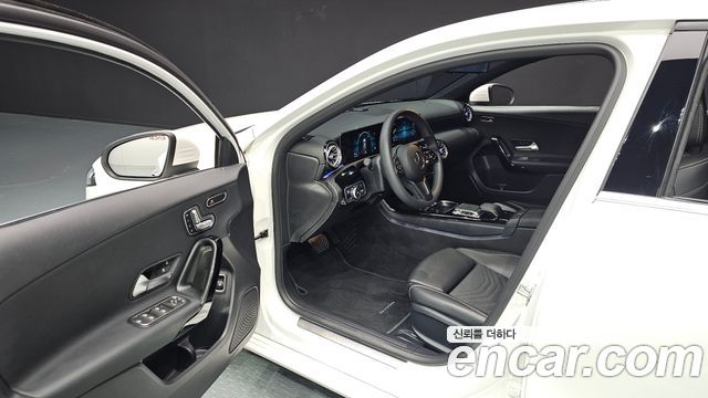 Mercedes-Benz A-Class (W177) A220 Sedan 2020 — фото 15