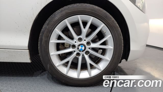 BMW 1 Series (F20) 118d Sport 5Door 2015 — фото 5