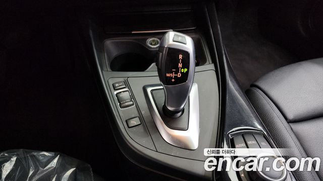 BMW 1 Series (F20) 118d Sport 5Door 2015 — фото 9