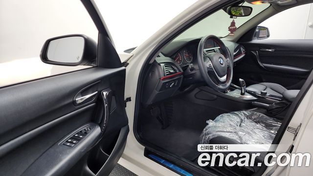 BMW 1 Series (F20) 118d Sport 5Door 2015 — фото 10
