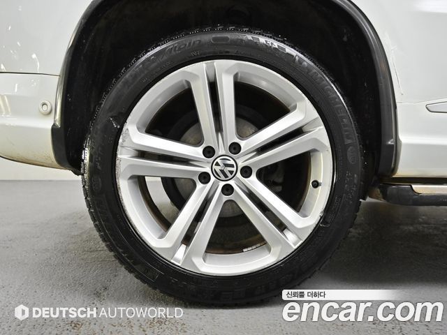 Volkswagen Tiguan 2.0 TDI R-Line 5N 2014 — фото 5