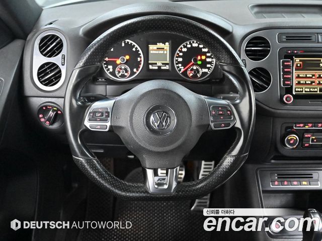 Volkswagen Tiguan 2.0 TDI R-Line 5N 2014 — фото 17