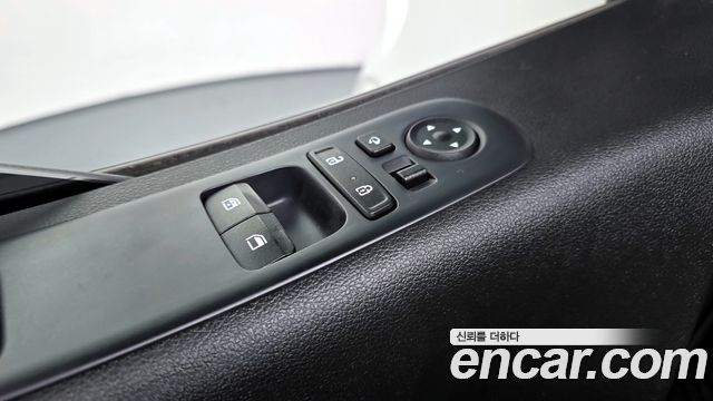 Hyundai Staria Cargo 5-Seater Modern 2023 — фото 17