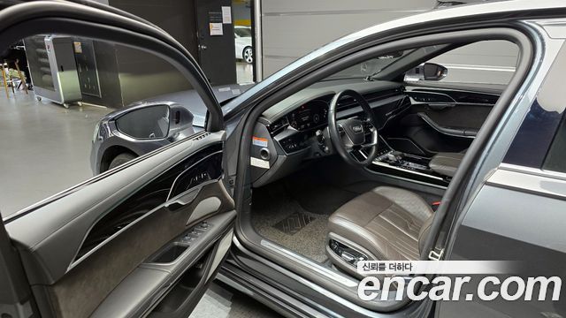 Audi A8 (D5) 55 TFSI Quattro LWB 2021 — фото 11