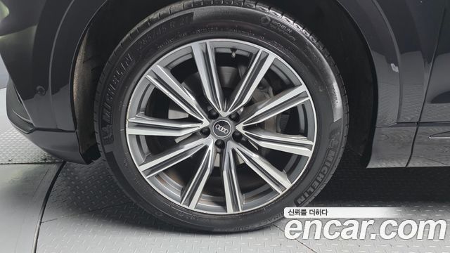 Audi Q8 (4M) 55 TFSI Quattro Premium 2021 — фото 5