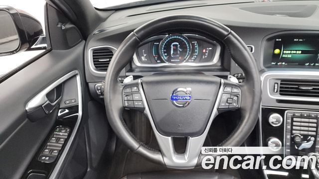 Volvo V60 Cross Country T5 AWD 2016 — фото 13
