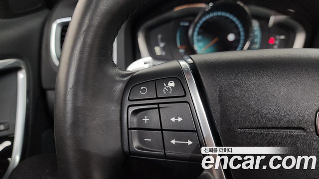 Volvo V60 Cross Country T5 AWD 2016 — фото 15