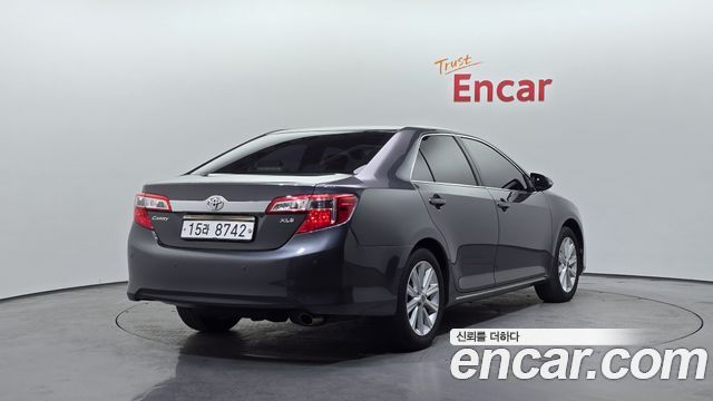Toyota Camry 2.5 XLE 2013 — фото 2