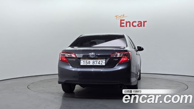 Toyota Camry 2.5 XLE 2013 — фото 4