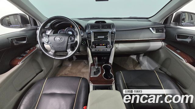 Toyota Camry 2.5 XLE 2013 — фото 7
