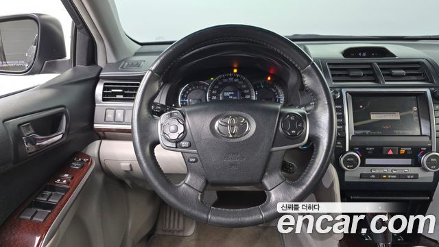 Toyota Camry 2.5 XLE 2013 — фото 13