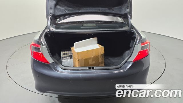 Toyota Camry 2.5 XLE 2013 — фото 20