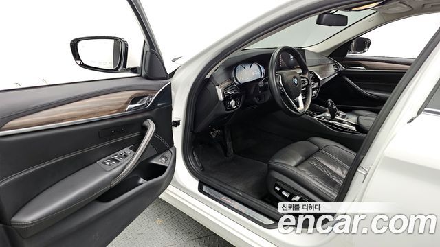 BMW 5 Series (G30) 530i xDrive Luxury Plus 2018 — фото 10