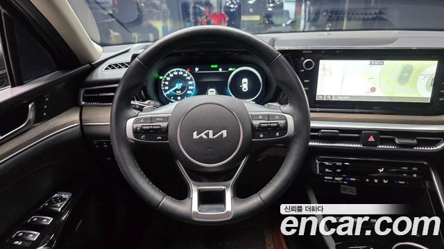 Kia K5 Hybrid (III) Signature 2023 — фото 13
