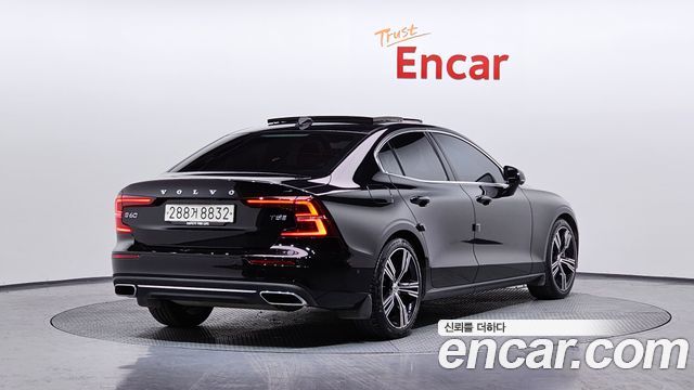 Volvo S60 (III) T5 Inscroption 2020 — фото 2