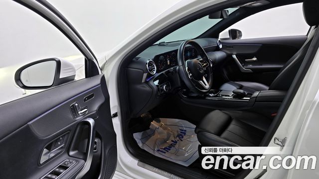 Mercedes-Benz A-Class (W177) A220 Sedan 2021 — фото 10