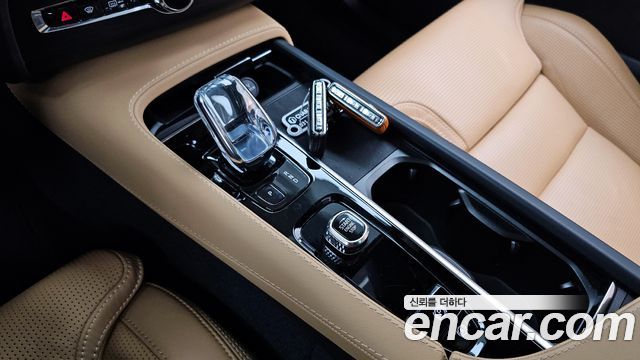 Volvo XC90 (II) T8 Ultimate Bright Hybrid 2022 — фото 9