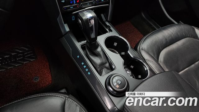 Ford Explorer 2.3 Limited 4WD 5th 2018 — фото 9