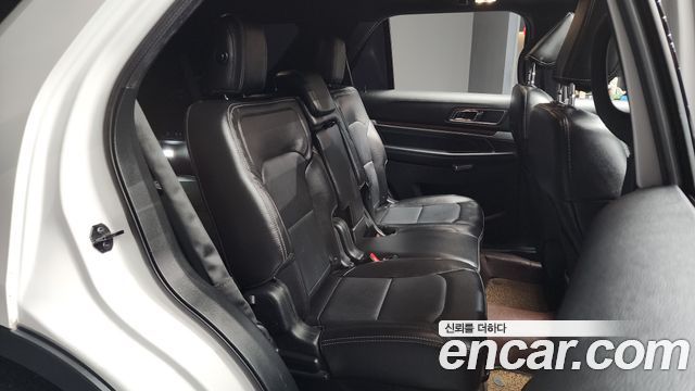Ford Explorer 2.3 Limited 4WD 5th 2018 — фото 12