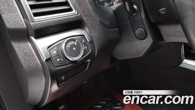 Ford Explorer 2.3 Limited 4WD 5th 2018 — фото 18