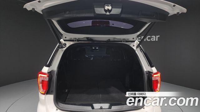 Ford Explorer 2.3 Limited 4WD 5th 2018 — фото 20