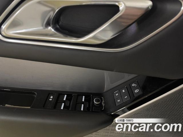 Land Rover Range Rover Velar 3.0 D300 R-Dynamic HSE 2018 — фото 19