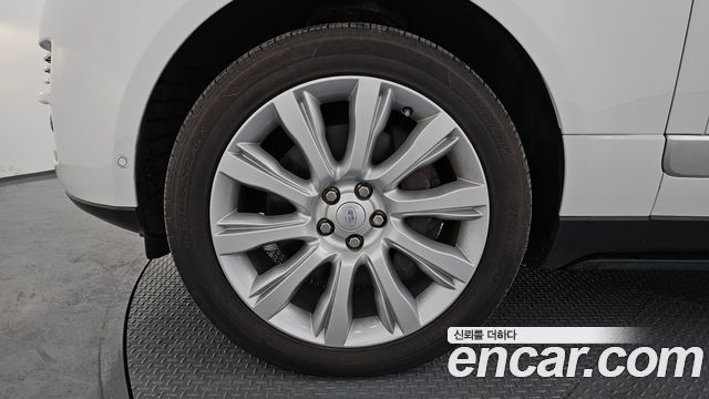 Land Rover Range Rover (IV) 4.4 SDV8 Vogue SE DIESEL 2016 — фото 5