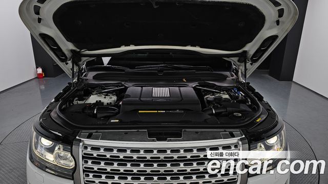 Land Rover Range Rover (IV) 4.4 SDV8 Vogue SE DIESEL 2016 — фото 6