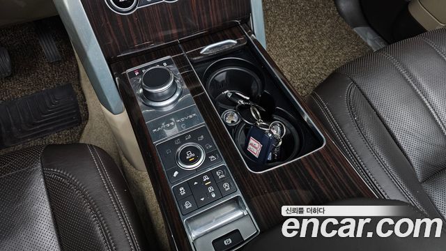 Land Rover Range Rover (IV) 4.4 SDV8 Vogue SE DIESEL 2016 — фото 9