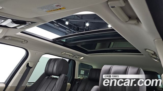 Land Rover Range Rover (IV) 4.4 SDV8 Vogue SE DIESEL 2016 — фото 17