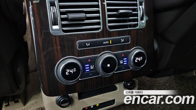 Land Rover Range Rover (IV) 4.4 SDV8 Vogue SE DIESEL 2016 — фото 19