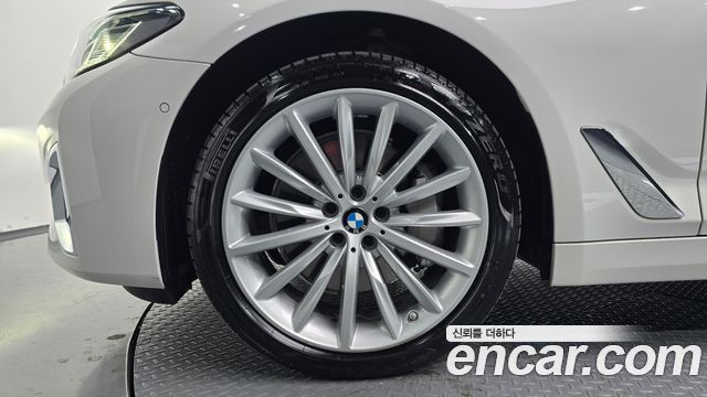 BMW 5 Series (G30) 530i xDrive Luxury 2023 — фото 5