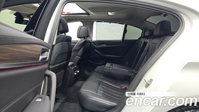 BMW 5 Series (G30) 530i xDrive Luxury 2023 — фото 13