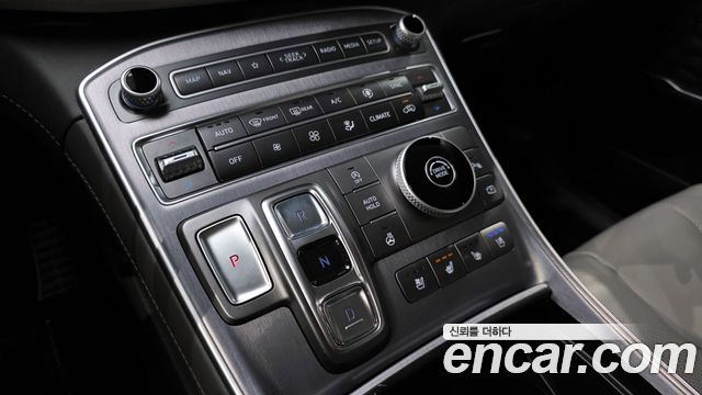 Hyundai Santa Fe Diesel 2.2 2WD Calligraphy 2021 — фото 9