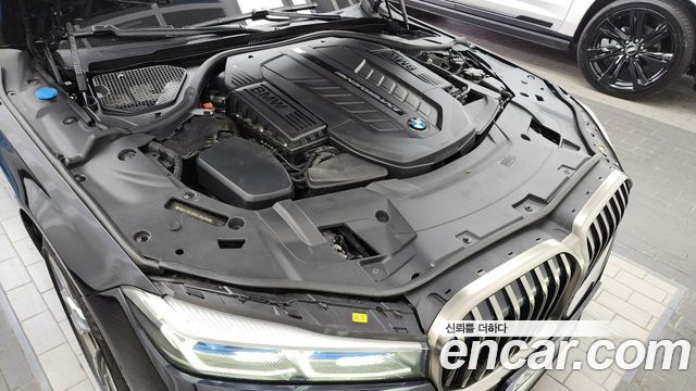 BMW 7 Series (G11) M760Li xDrive 2022 — фото 6
