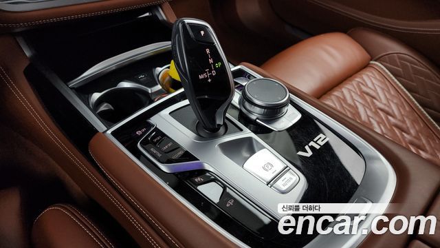 BMW 7 Series (G11) M760Li xDrive 2022 — фото 9