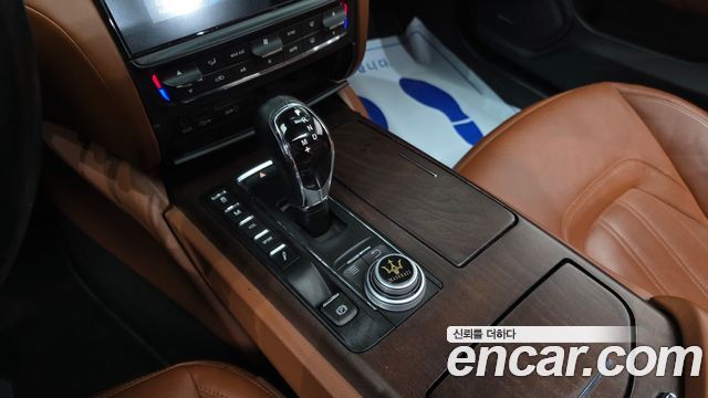 Maserati Quattroporte 3.0 Diesel Granlusso 2017 — фото 9