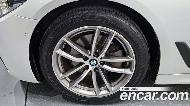 BMW 5 Series (G30) 520d M Sport package 2017 — фото 5