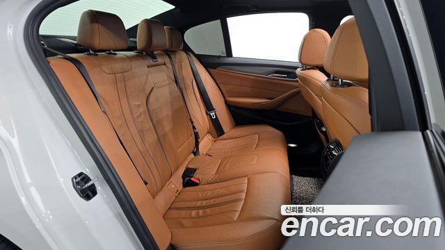 BMW 5 Series (G30) 520d M Sport package 2017 — фото 12