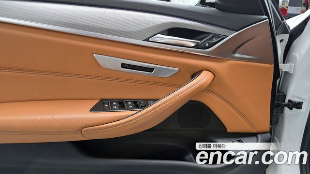 BMW 5 Series (G30) 520d M Sport package 2017 — фото 18
